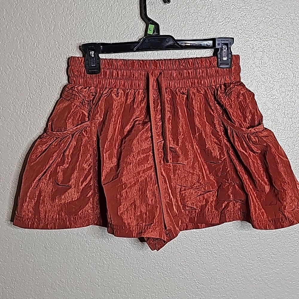 Medium Flounce athletic shorts with pockets Rust orange red